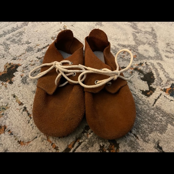 Gender Neutral Baby Moccasins - Picture 2 of 4